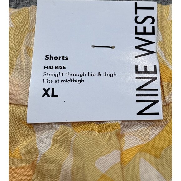 Nine West Womens Mid Rise XL Rayon Shorts Yellow Leaf Print - Picture 3 of 9